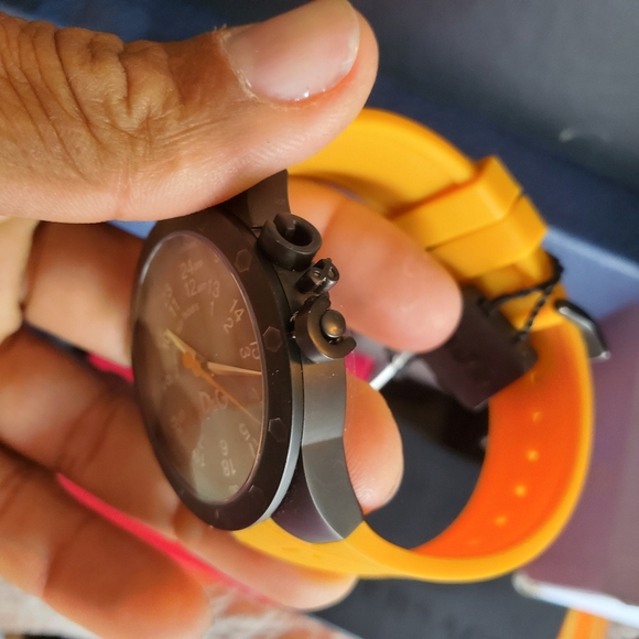 D&G Watch - Picture 6 of 6